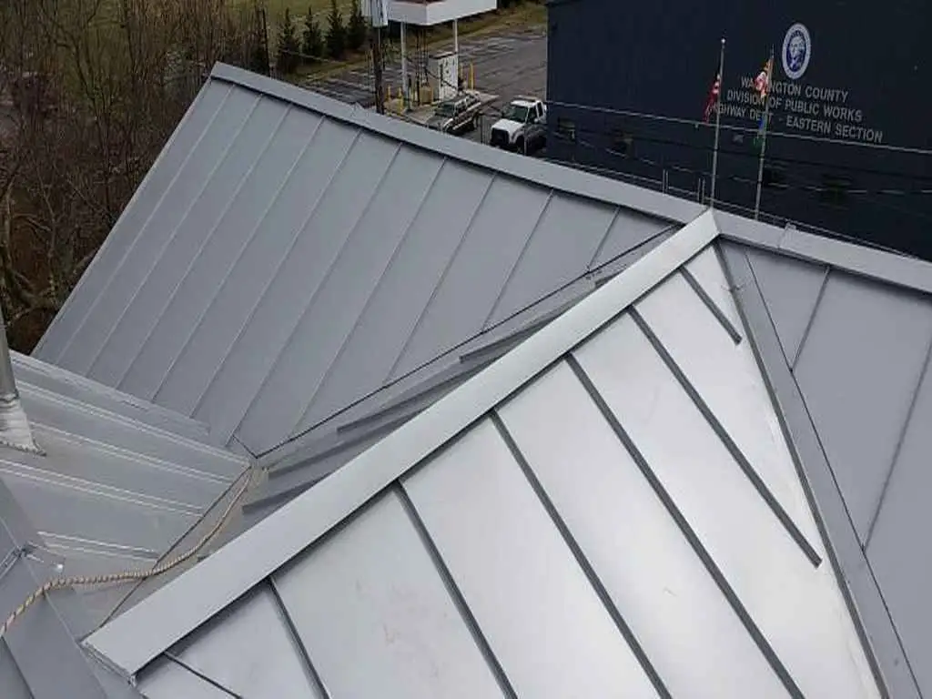 Expert metal roofing services in Newnan